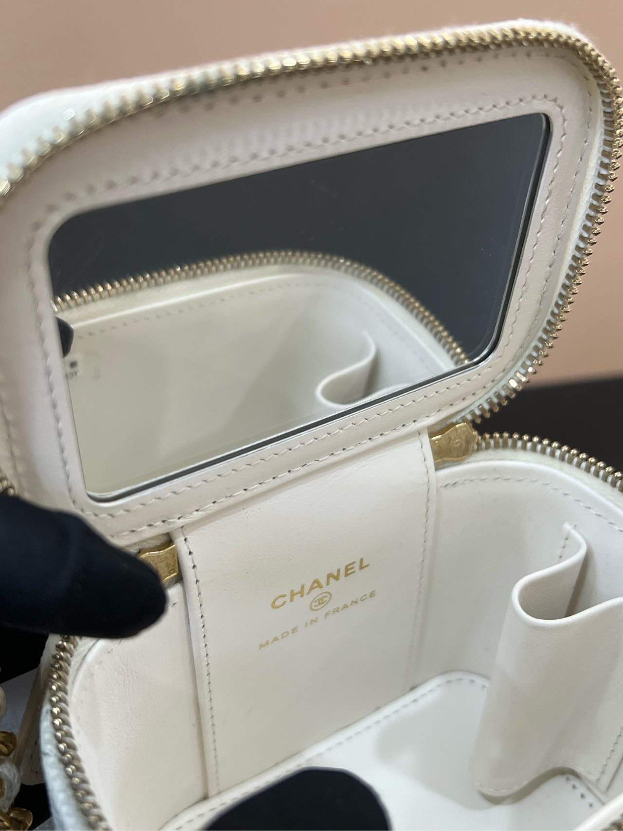 Chanel - Other - Leather - White - (mini)
