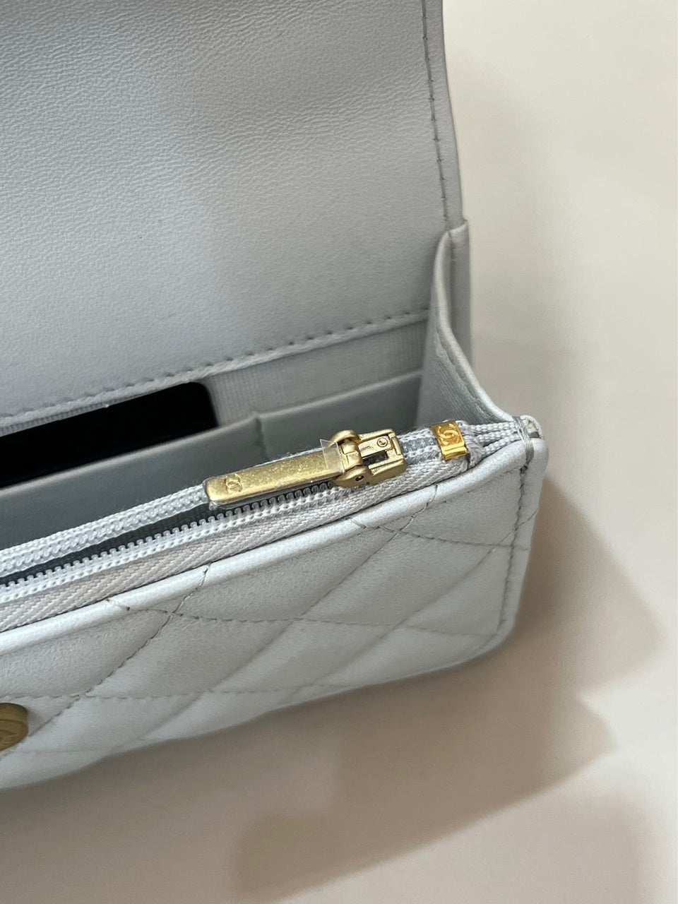 Chanel - Other - Leather - White - (mini)