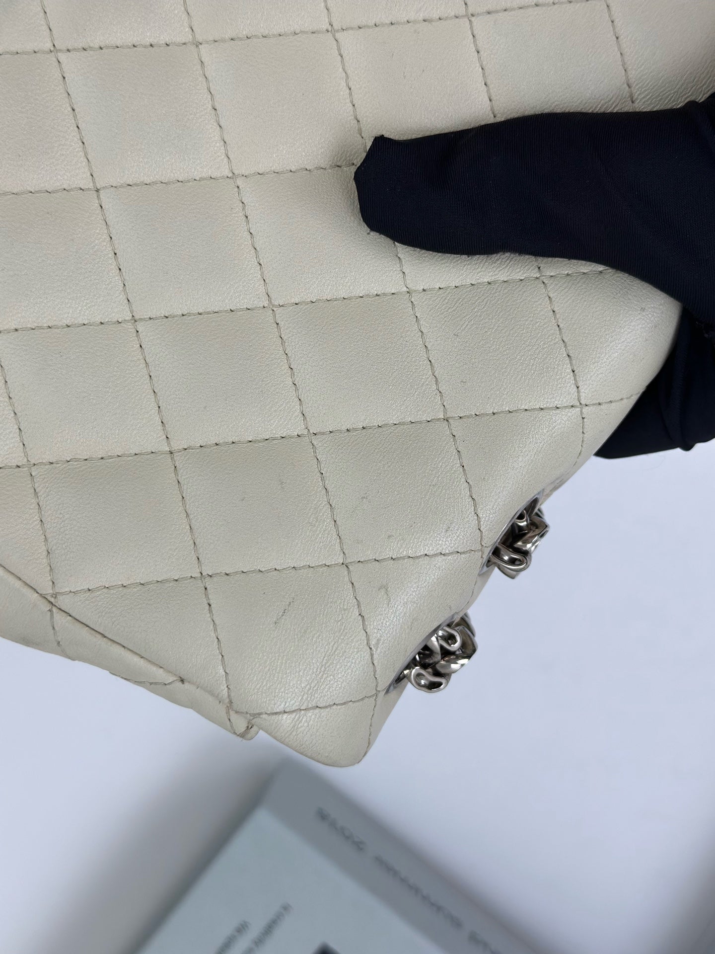 Chanel - Other - Leather - White - (mini)