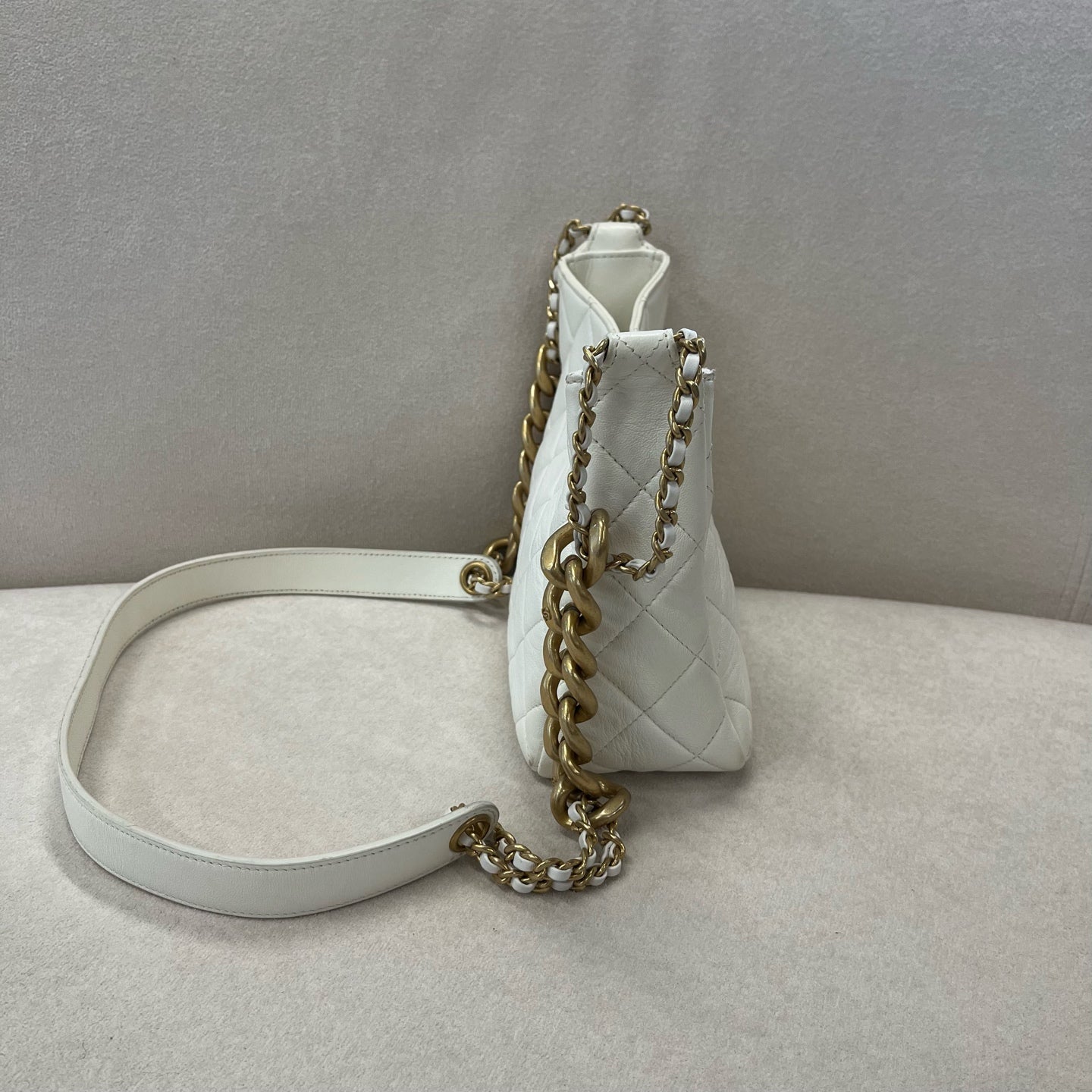 Chanel - Other - Leather - White - (small)