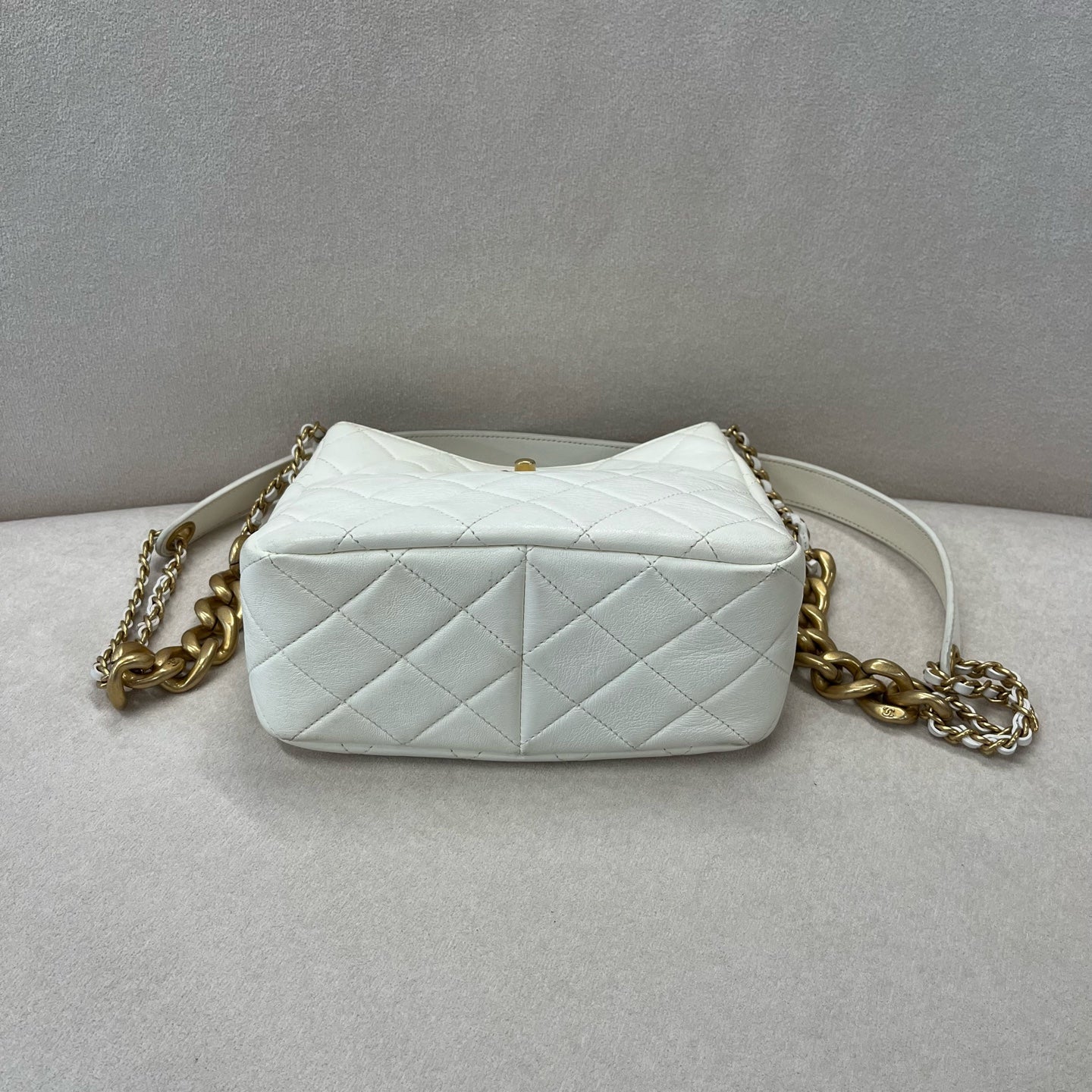 Chanel - Other - Leather - White - (small)