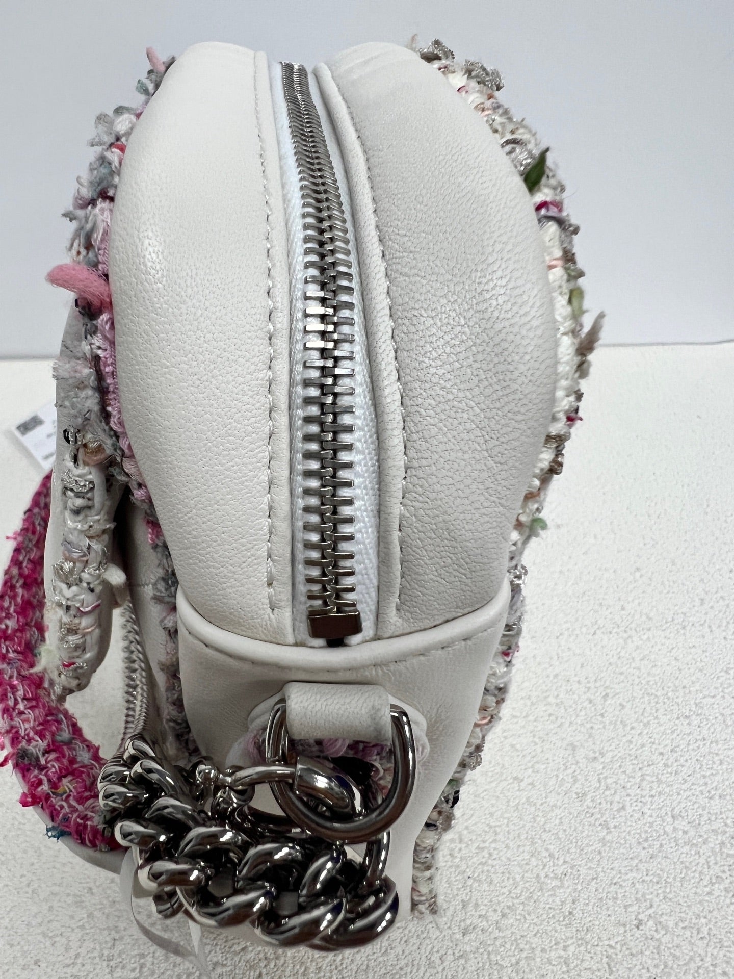 Chanel - Other - Leather - White - (small)