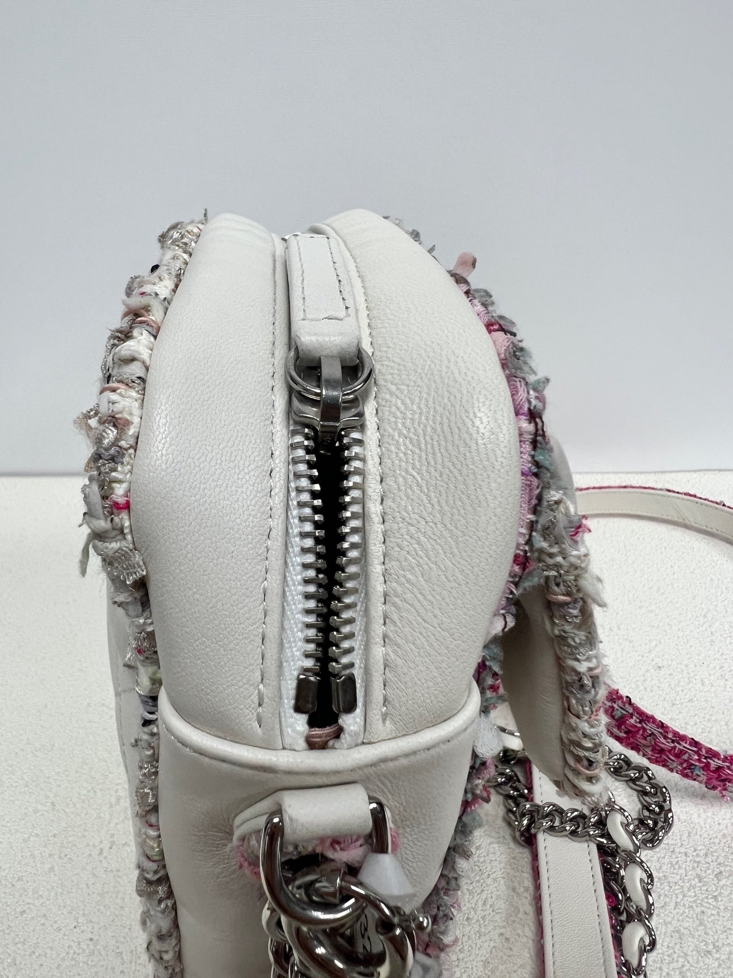 Chanel - Other - Leather - White - (small)