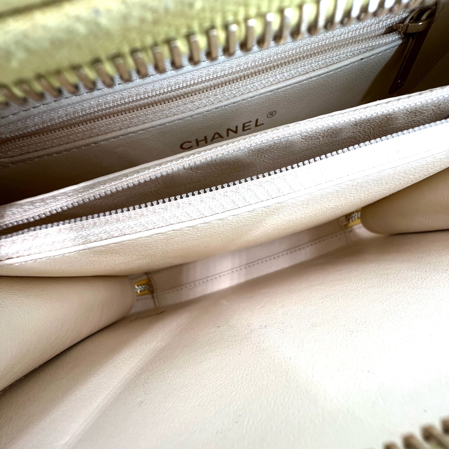 Chanel - Other - Leather - Yellow - (medium)