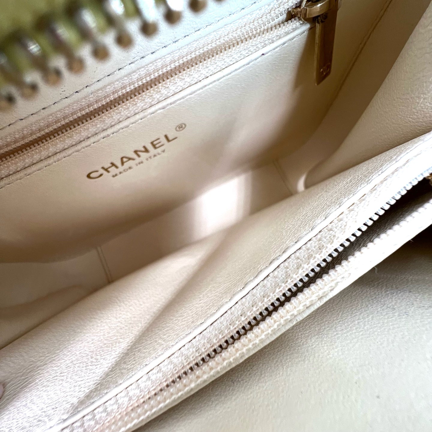 Chanel - Other - Leather - Yellow - (medium)