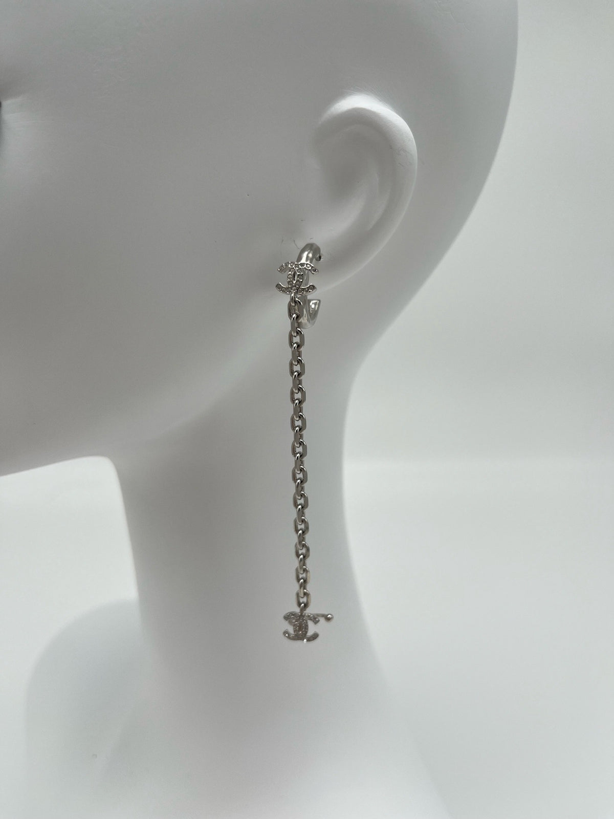 Chanel - Other - Metal alloy with clear glass crystals. - Silver