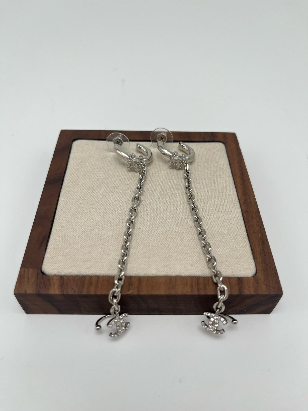 Chanel - Other - Metal alloy with clear glass crystals. - Silver