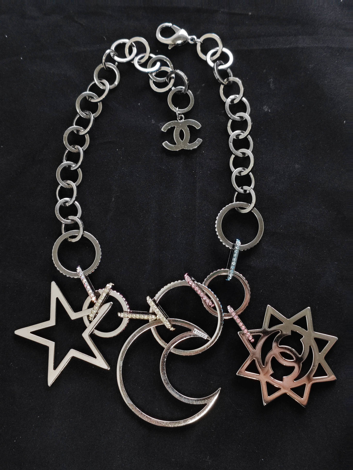 Chanel - Other - Metal alloy with glass crystal embellishments - Multicolour