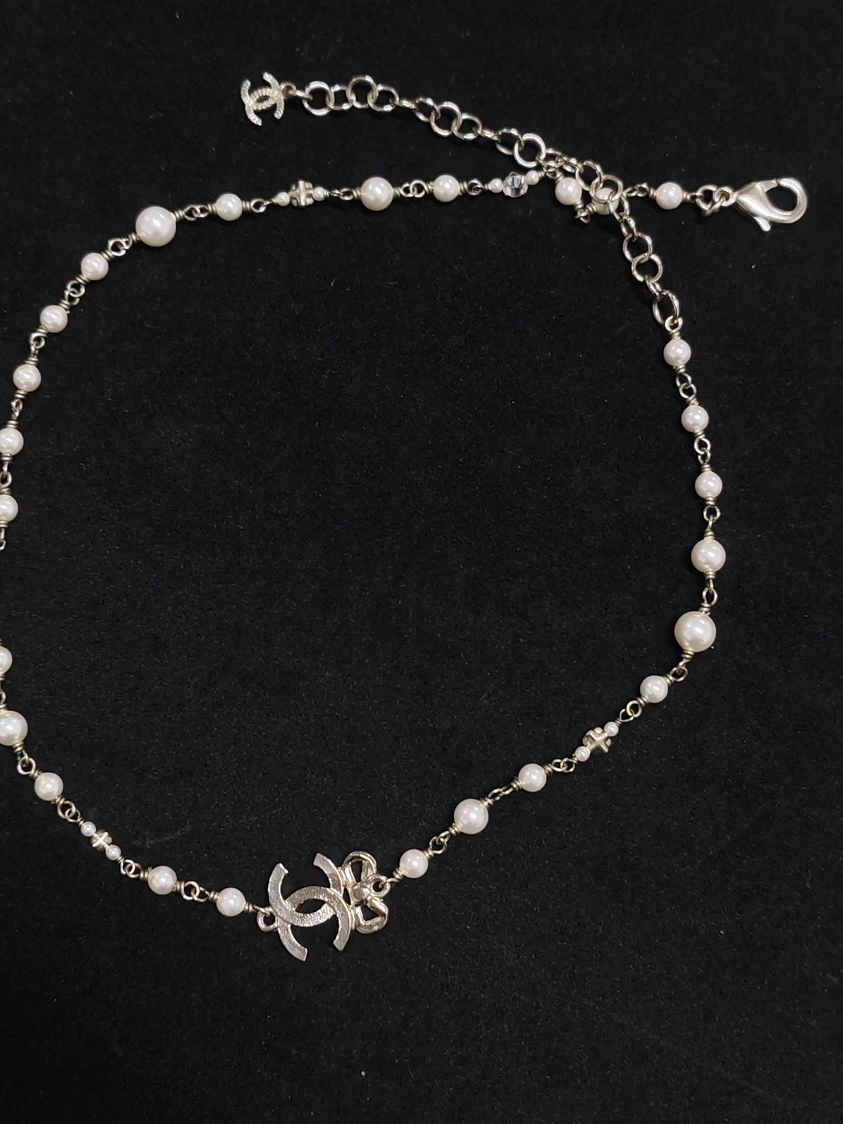 Chanel - Other - Metal alloy with glass rhinestones and imitation pearls - Silver