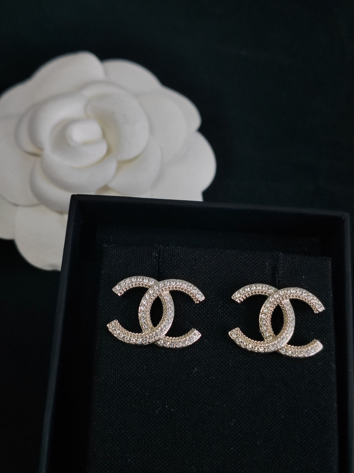 Chanel - Other - Metal alloy with glass rhinestones - Silver