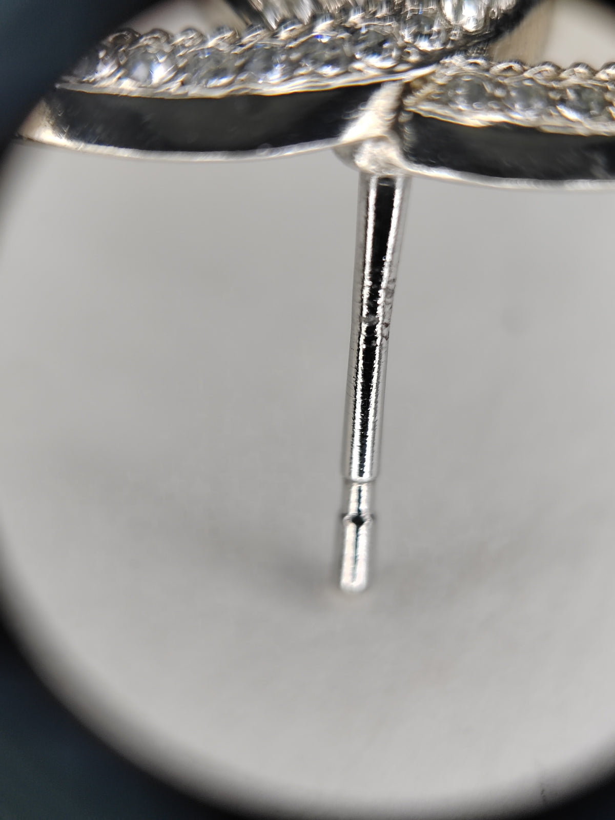 Chanel - Other - Metal alloy with glass rhinestones - Silver