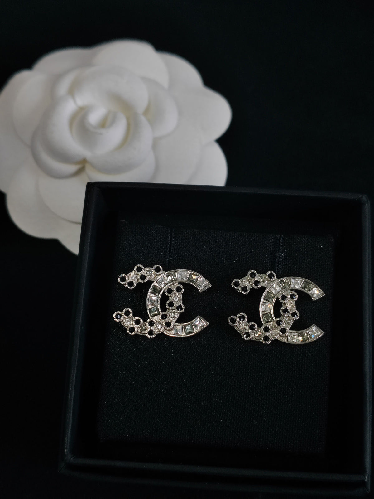 Chanel - Other - Metal alloy with rhinestone embellishments - Silver