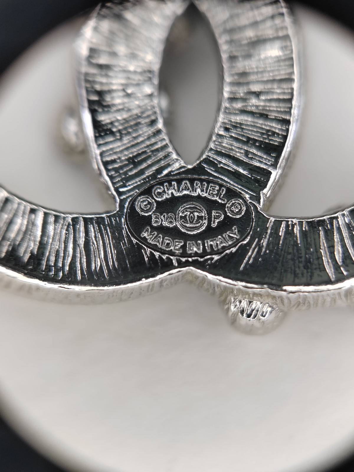 Chanel - Other - Metal alloy with rhinestone embellishments - Silver