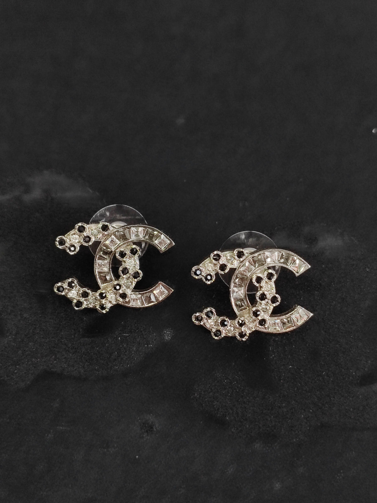 Chanel - Other - Metal alloy with rhinestone embellishments - Silver
