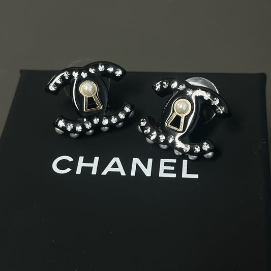 Chanel - Other - Metal - Black - (Other)