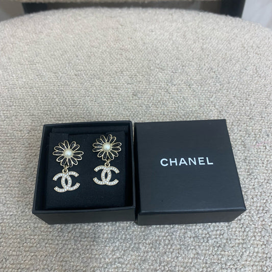 Chanel - Other - Metal - Gold
