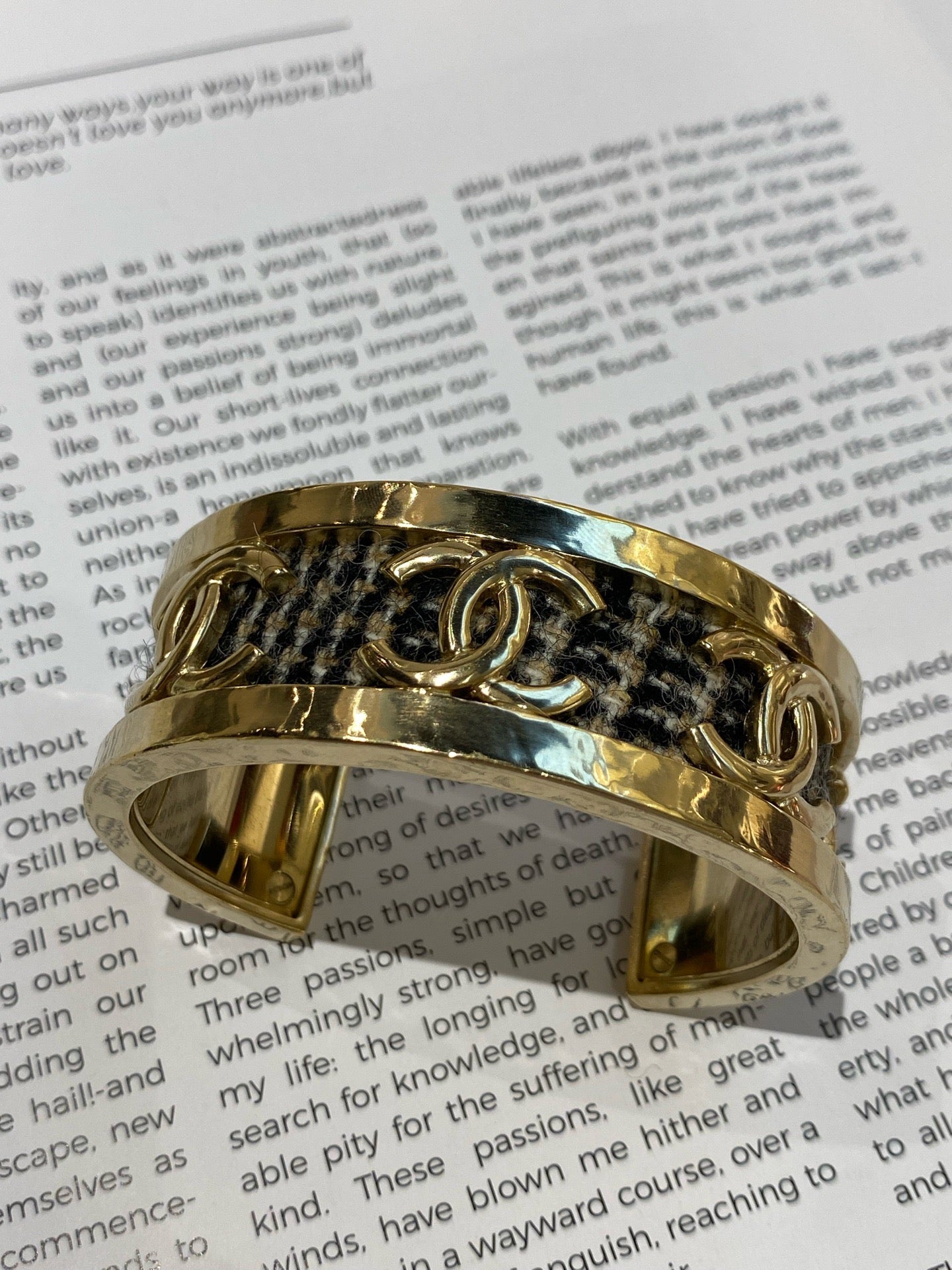Chanel - Other - Metal - Gold - (M)
