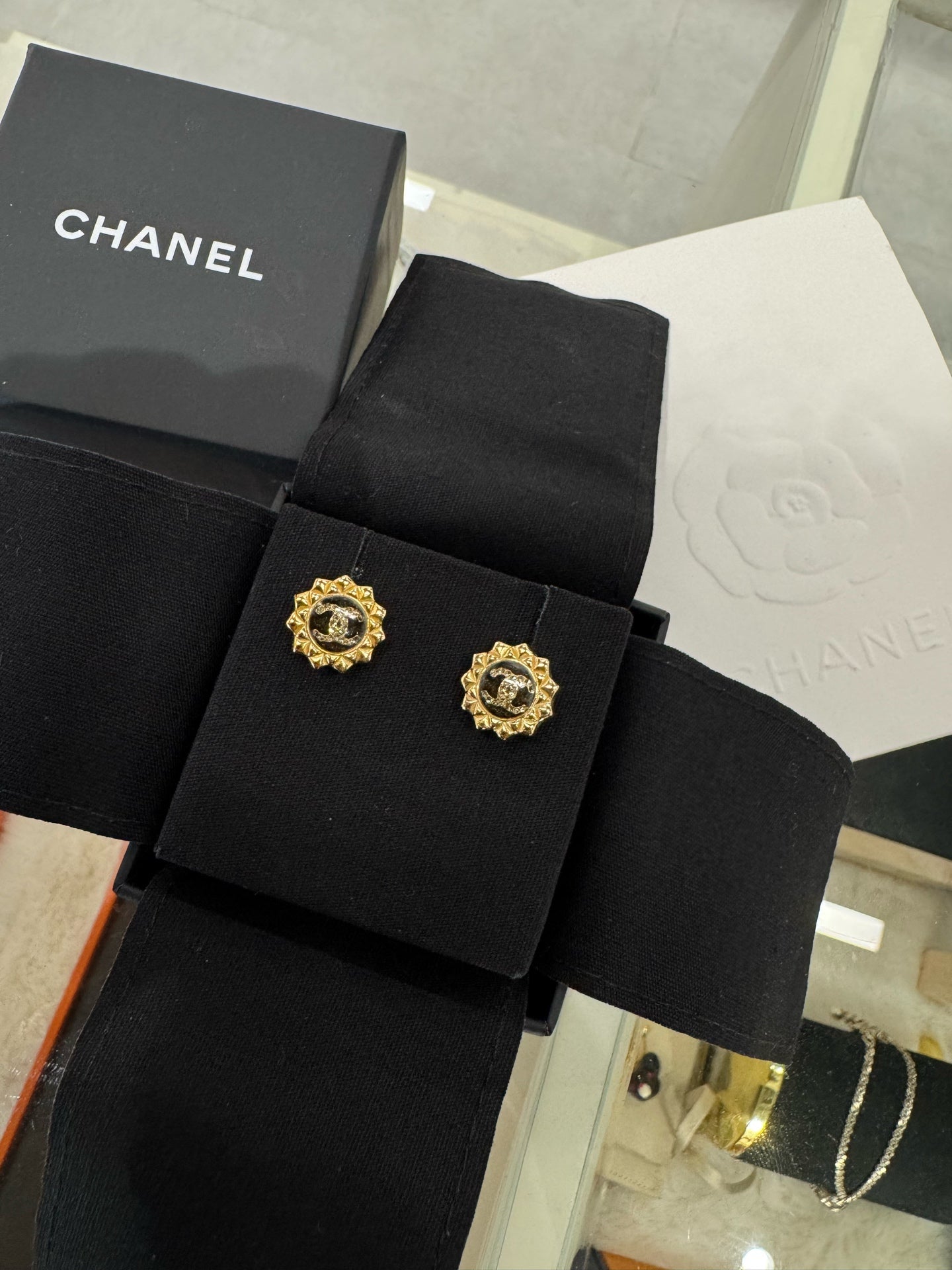 Chanel - Other - Metal - Gold - (Pair)