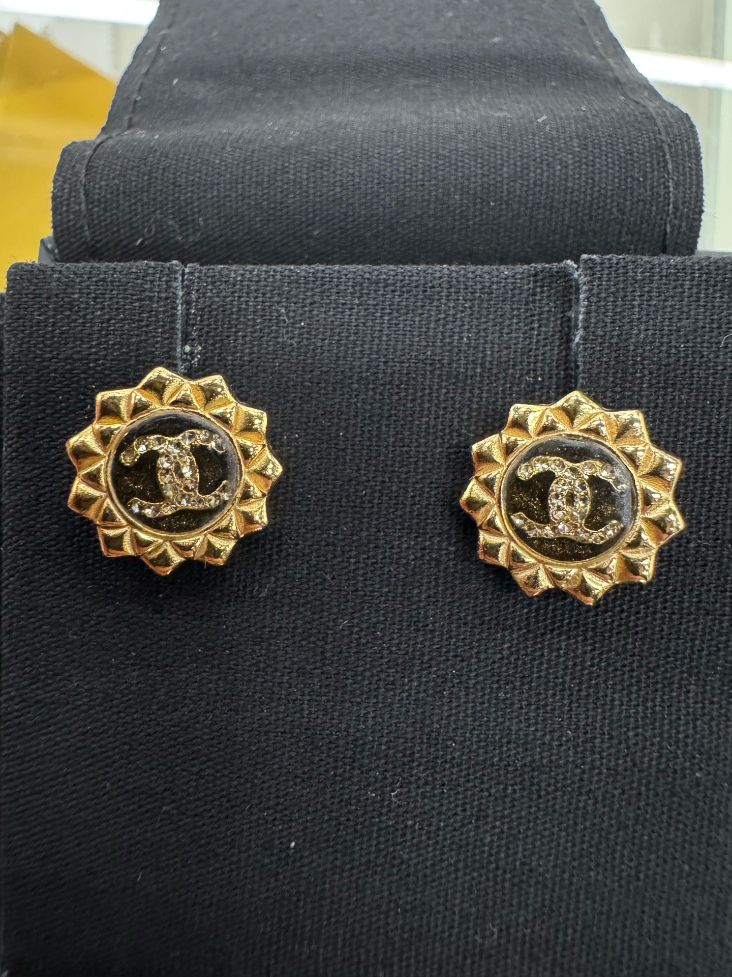 Chanel - Other - Metal - Gold - (Pair)
