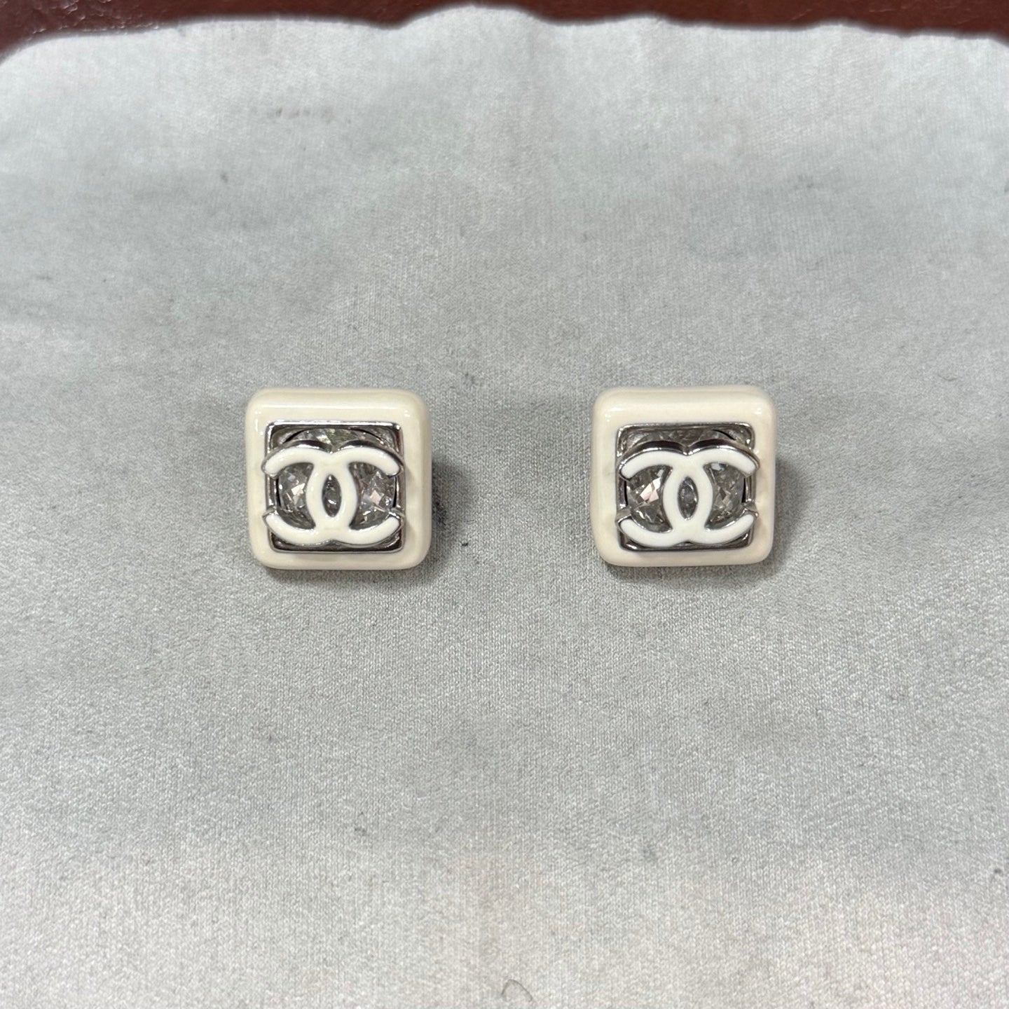 Chanel - Other - Metal - White - (Other)