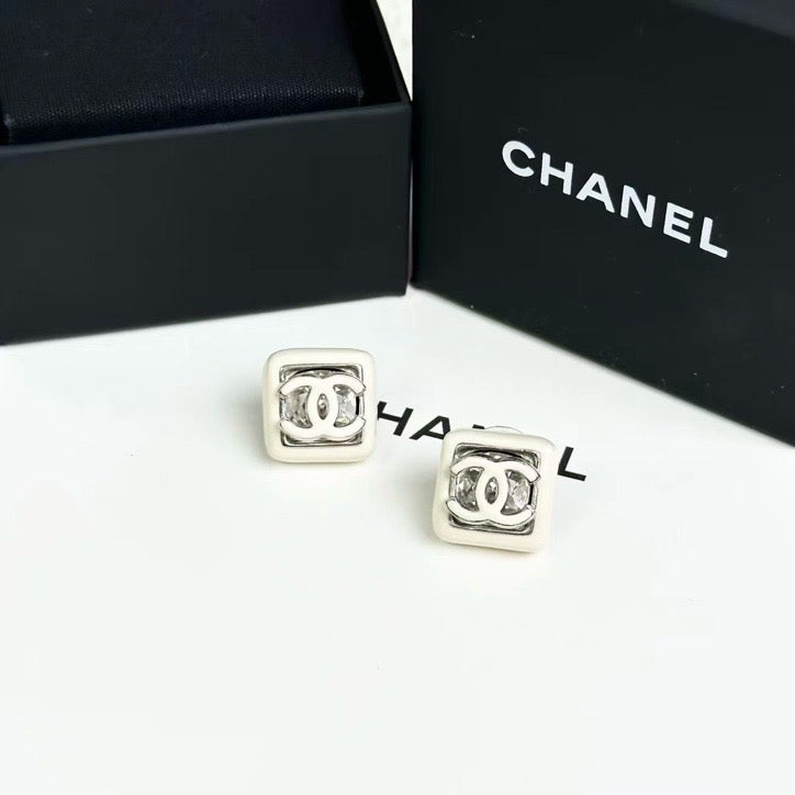 Chanel - Other - Metal - White - (Other)