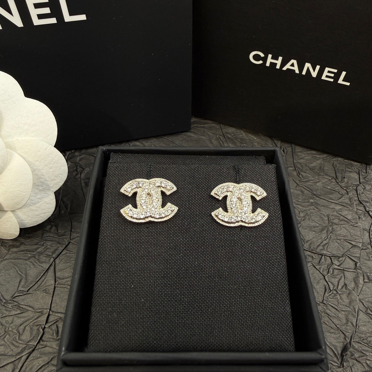 Chanel - Other - Metal with crystal embellishments - Silver