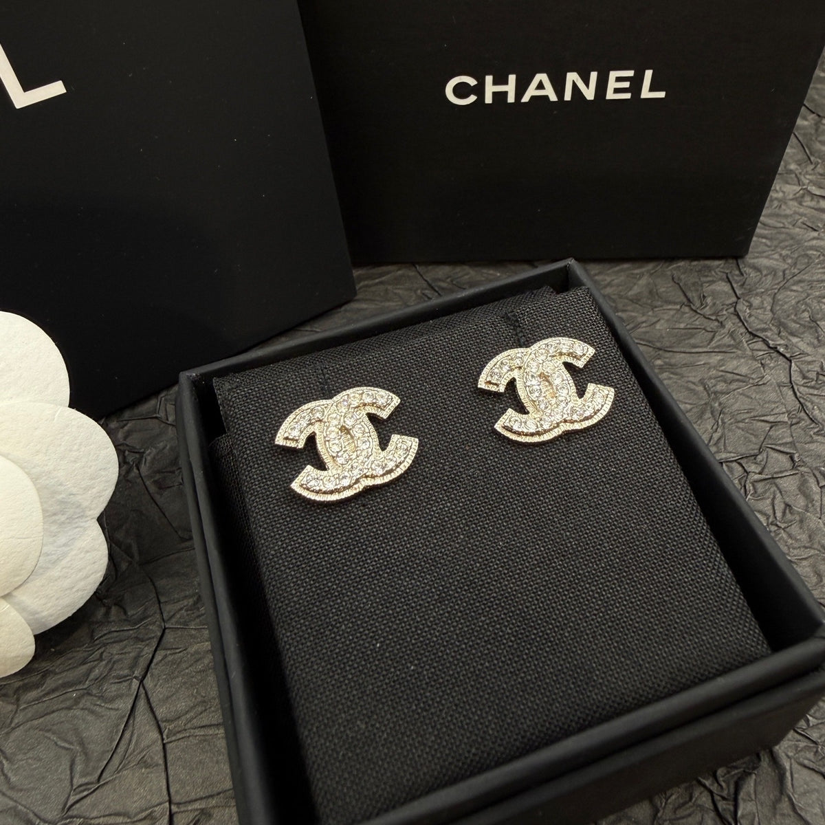 Chanel - Other - Metal with crystal embellishments - Silver