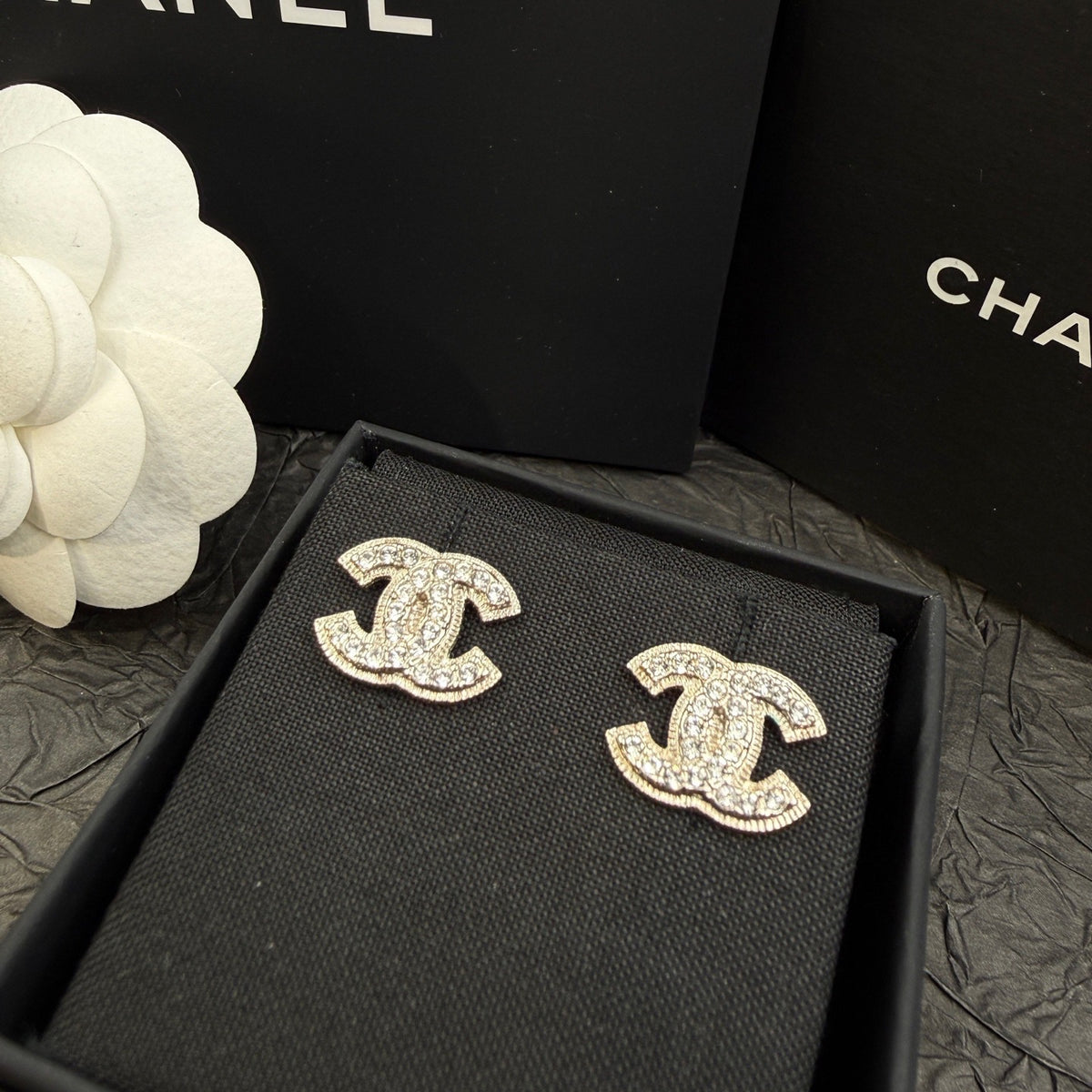 Chanel - Other - Metal with crystal embellishments - Silver