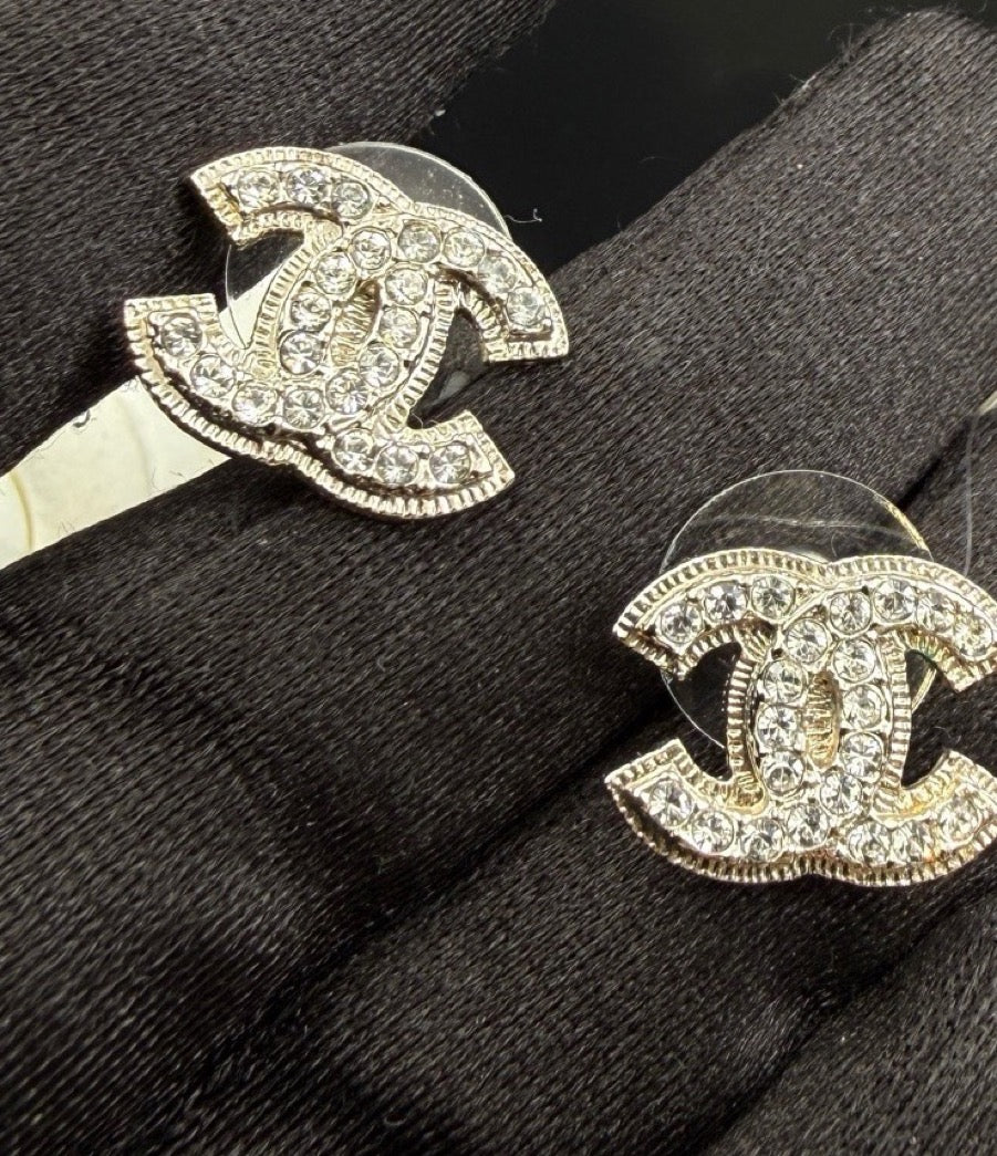 Chanel - Other - Metal with crystal embellishments - Silver