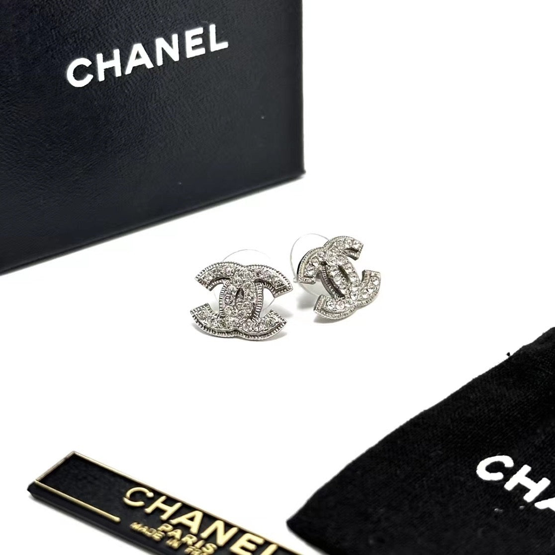 Chanel - Other - Metal with crystal embellishments - Silver