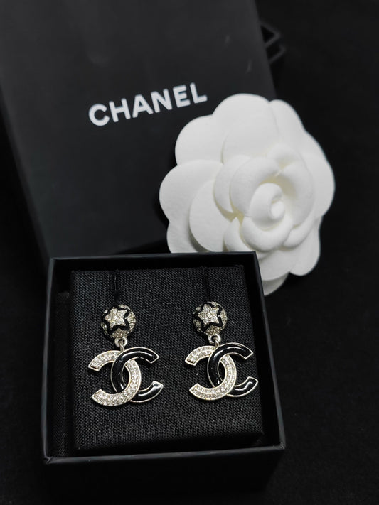 Chanel - Other - Metal with glass rhinestones and black enamel. - Multicolour