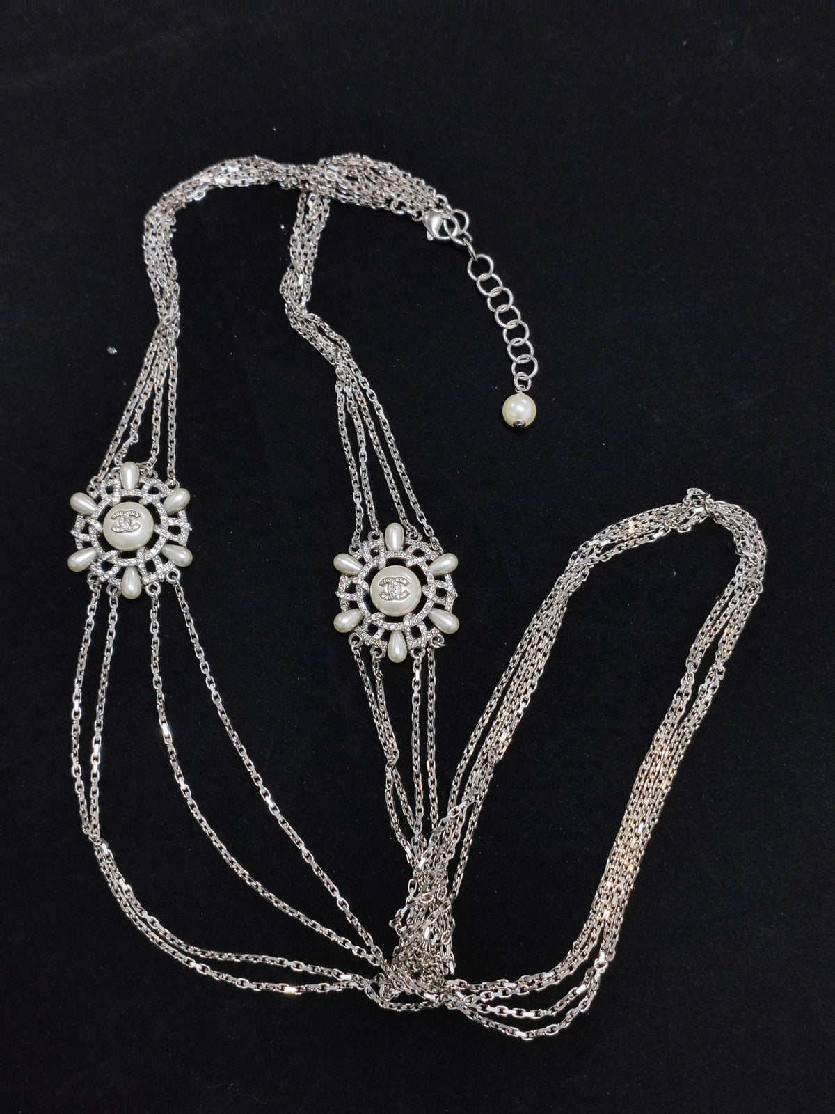 Chanel - Other - Metal with glass rhinestones and imitation pearls - Silver