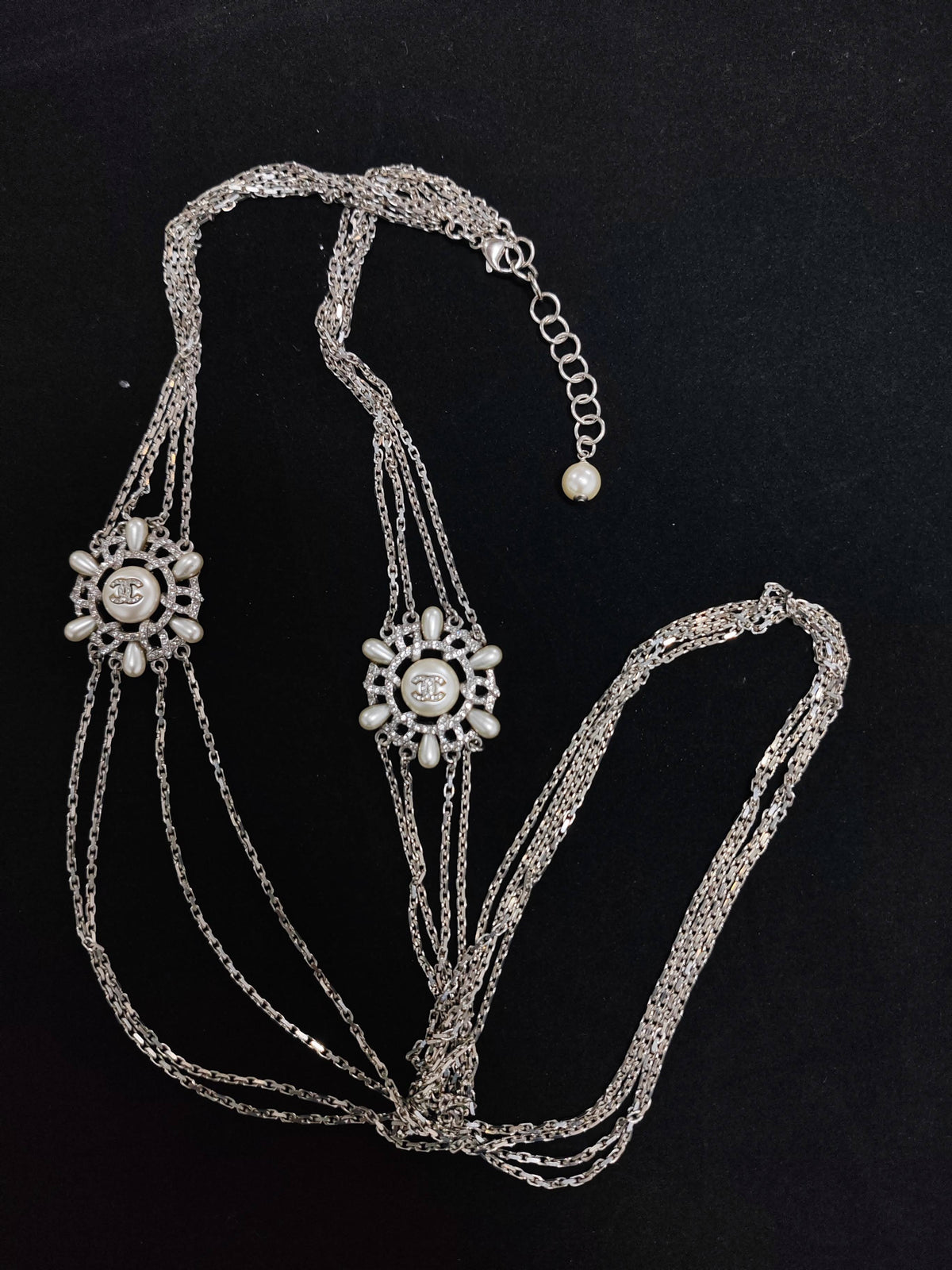 Chanel - Other - Metal with glass rhinestones and imitation pearls - Silver