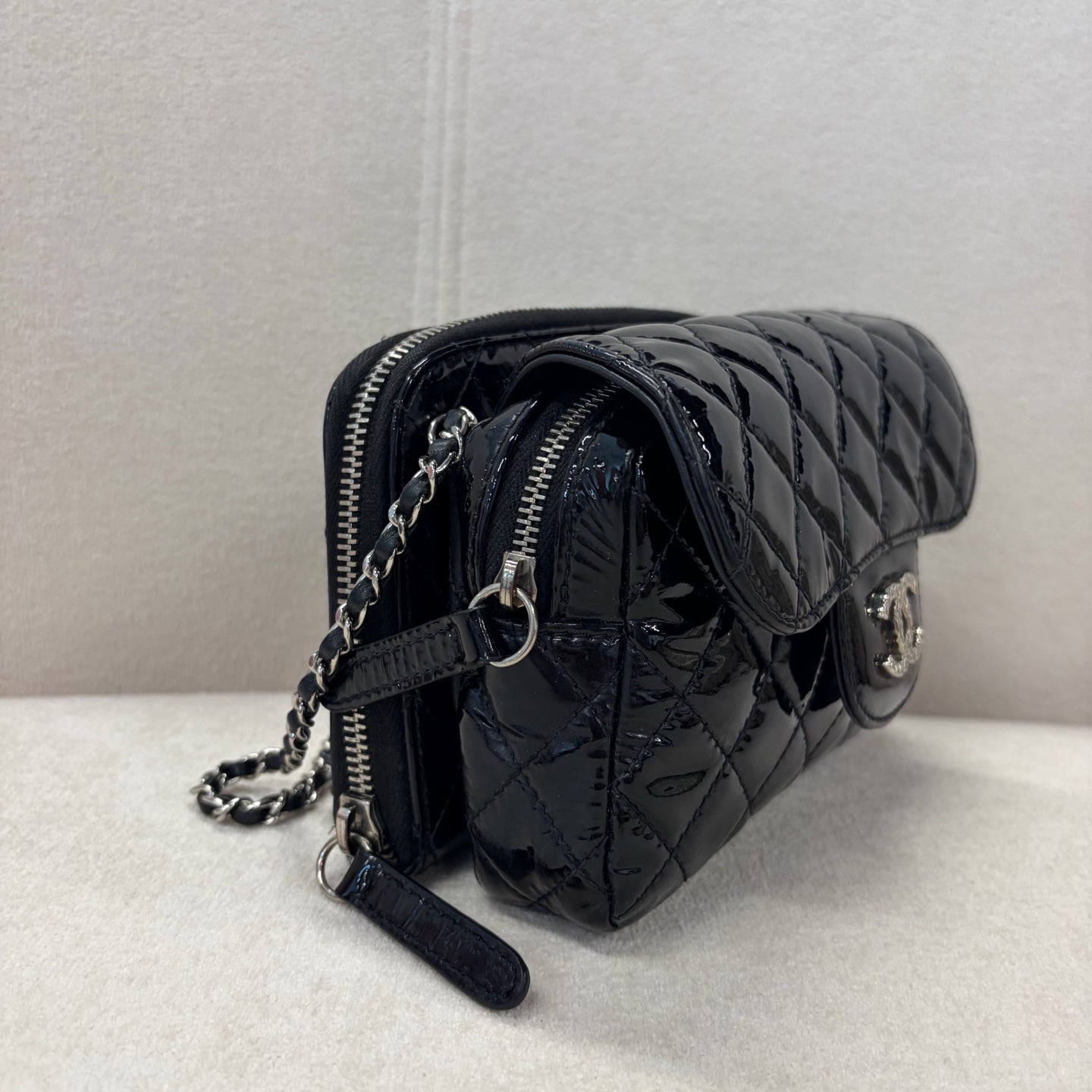 Chanel - Other - Patent leather - Black - (small)