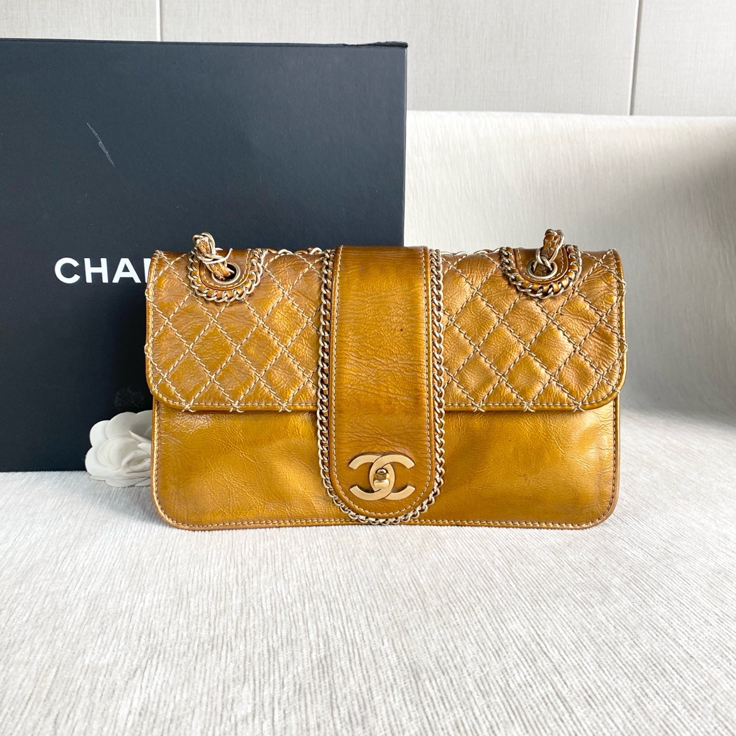 Chanel - Other - Patent leather - Gold - (medium)