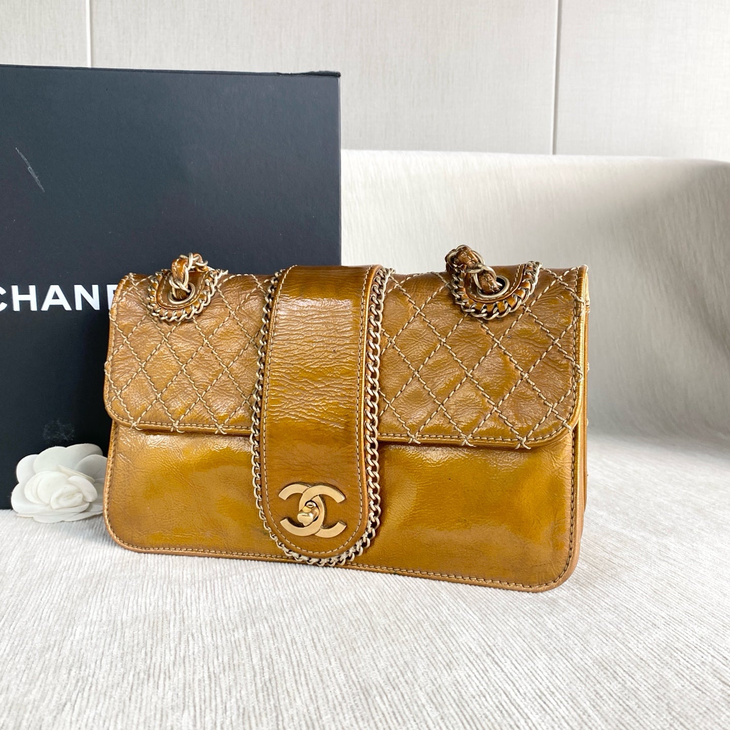 Chanel - Other - Patent leather - Gold - (medium)