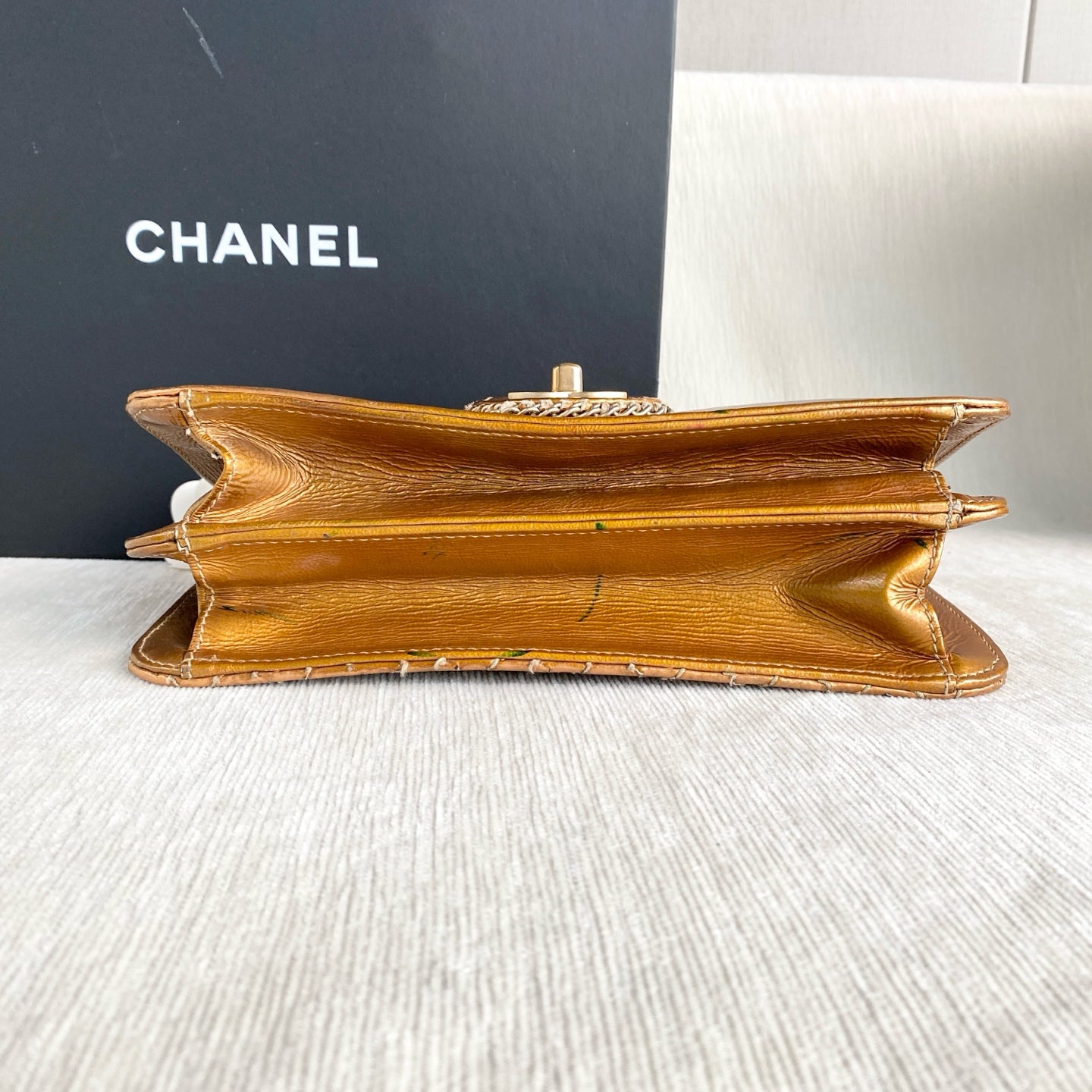 Chanel - Other - Patent leather - Gold - (medium)