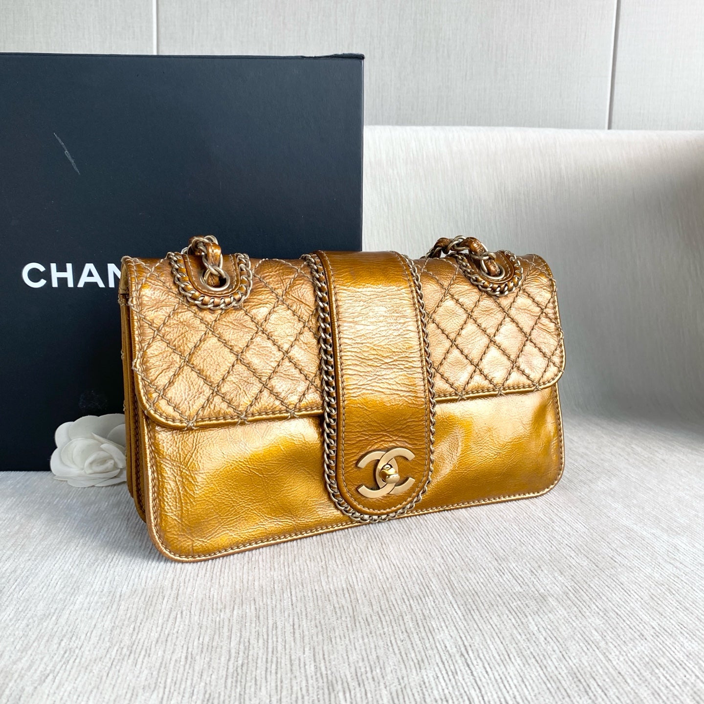Chanel - Other - Patent leather - Gold - (medium)