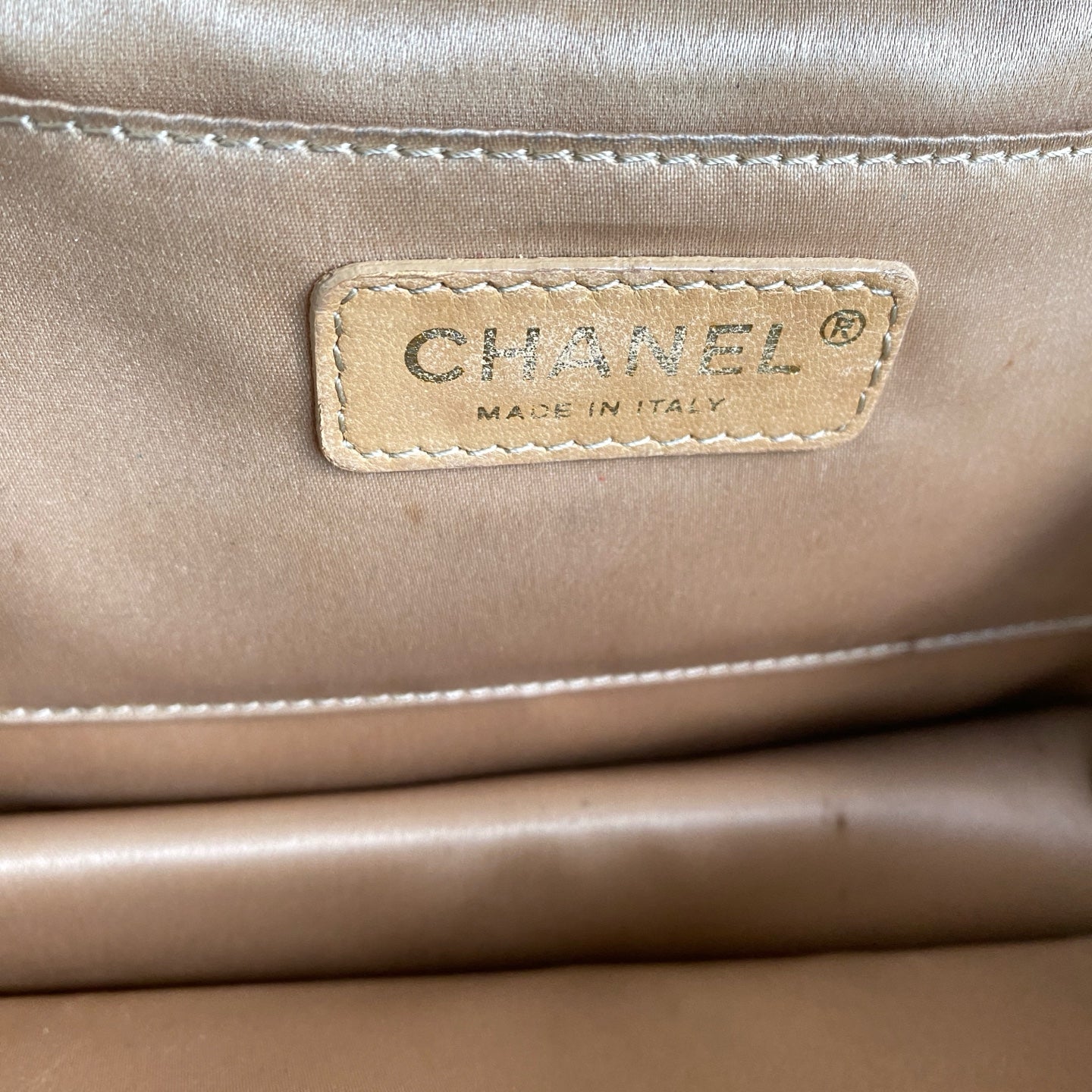 Chanel - Other - Patent leather - Gold - (medium)
