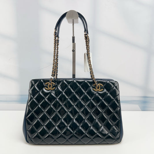 Chanel - Other - Patent leather - Green - (Medium)