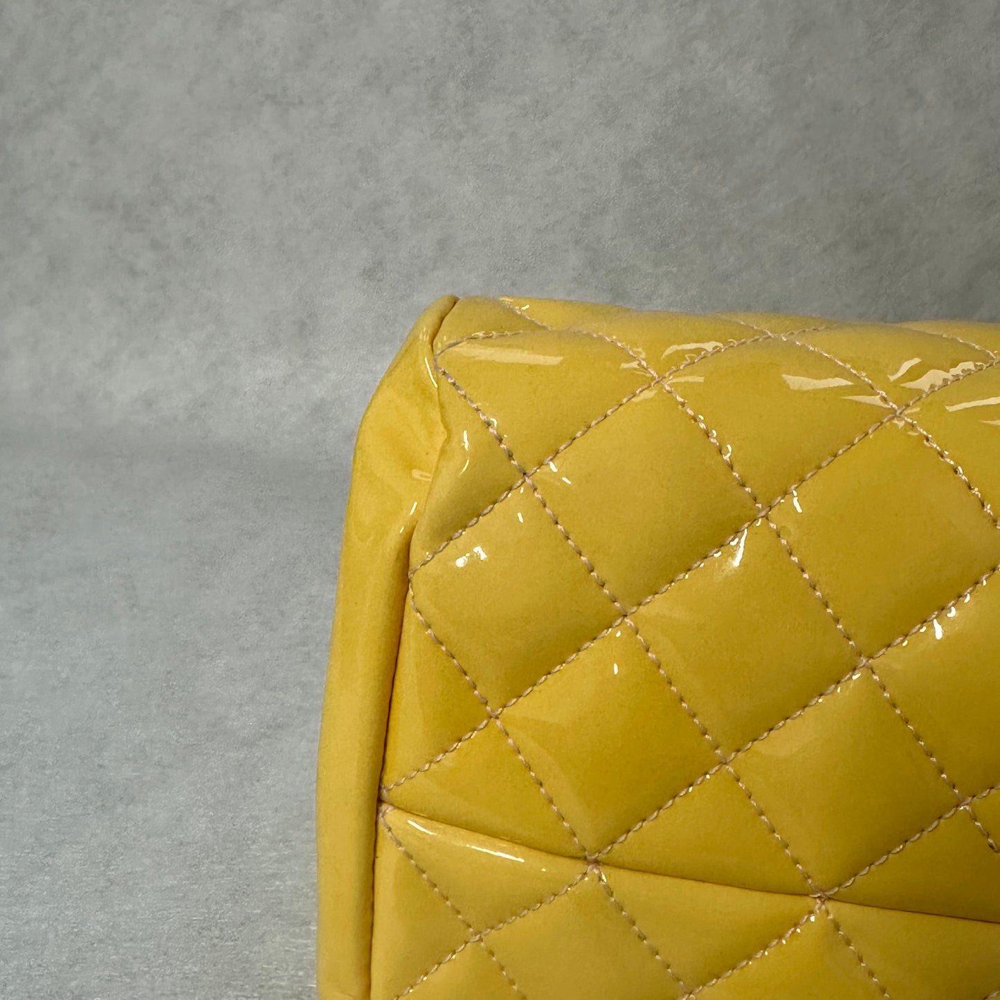 Chanel - Other - Patent leather - Yellow - (medium)