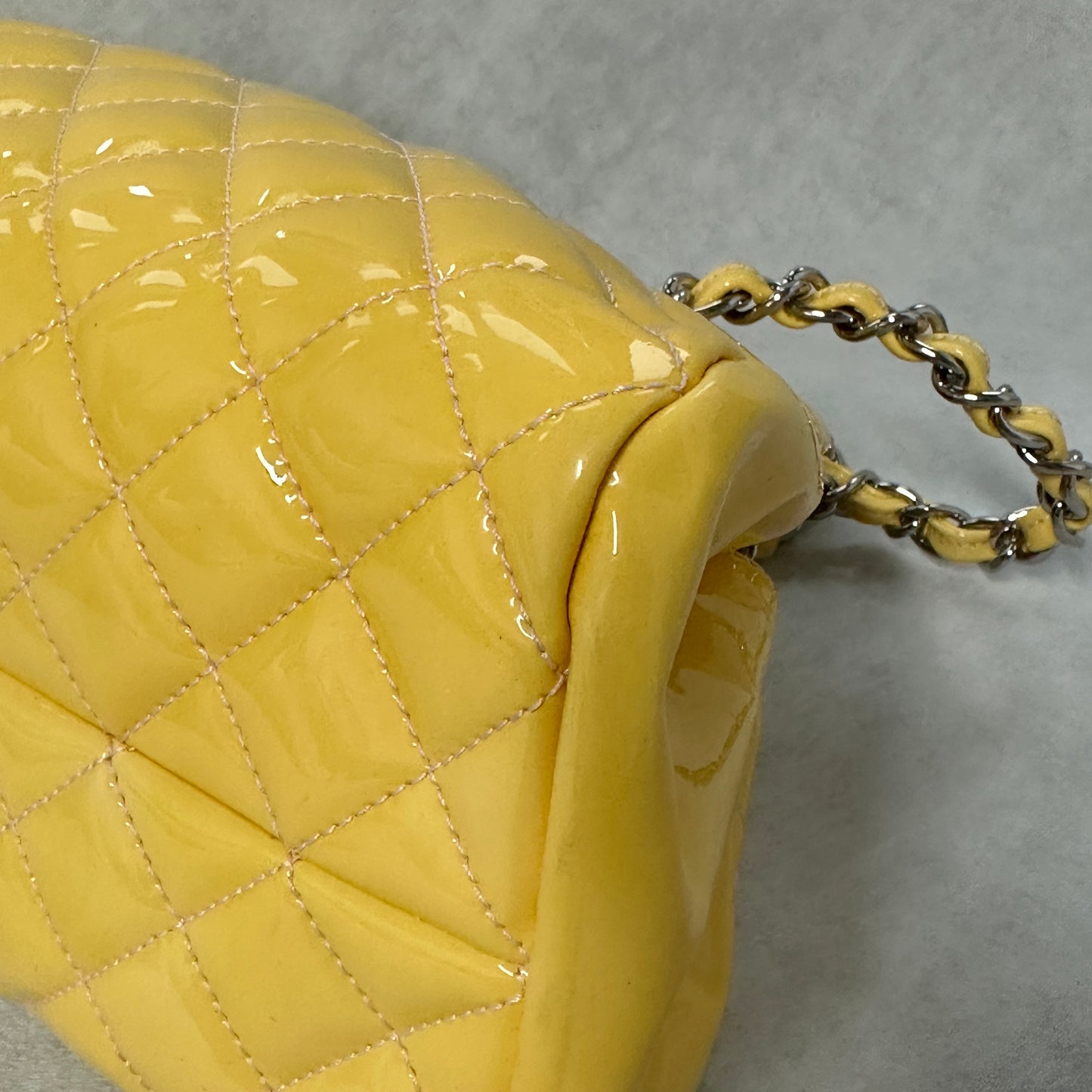 Chanel - Other - Patent leather - Yellow - (medium)