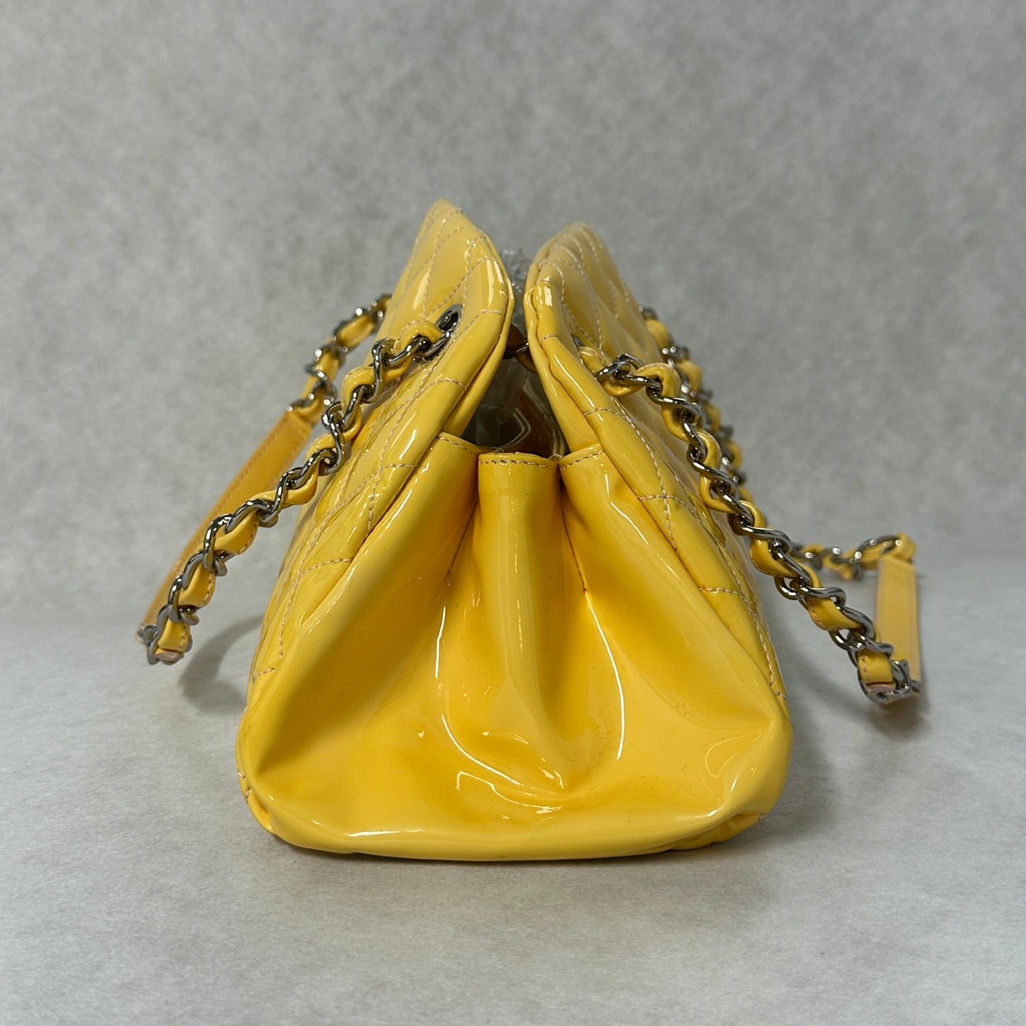 Chanel - Other - Patent leather - Yellow - (medium)