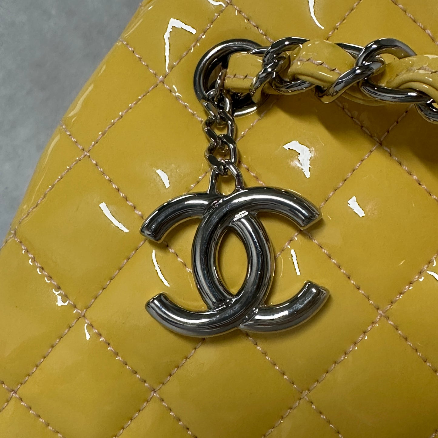 Chanel - Other - Patent leather - Yellow - (medium)