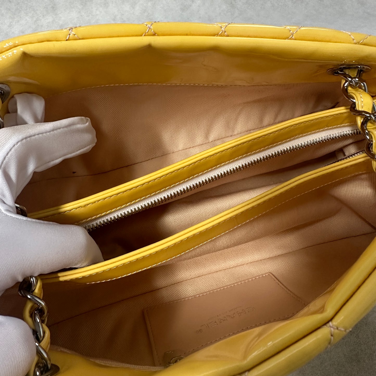 Chanel - Other - Patent leather - Yellow - (medium)