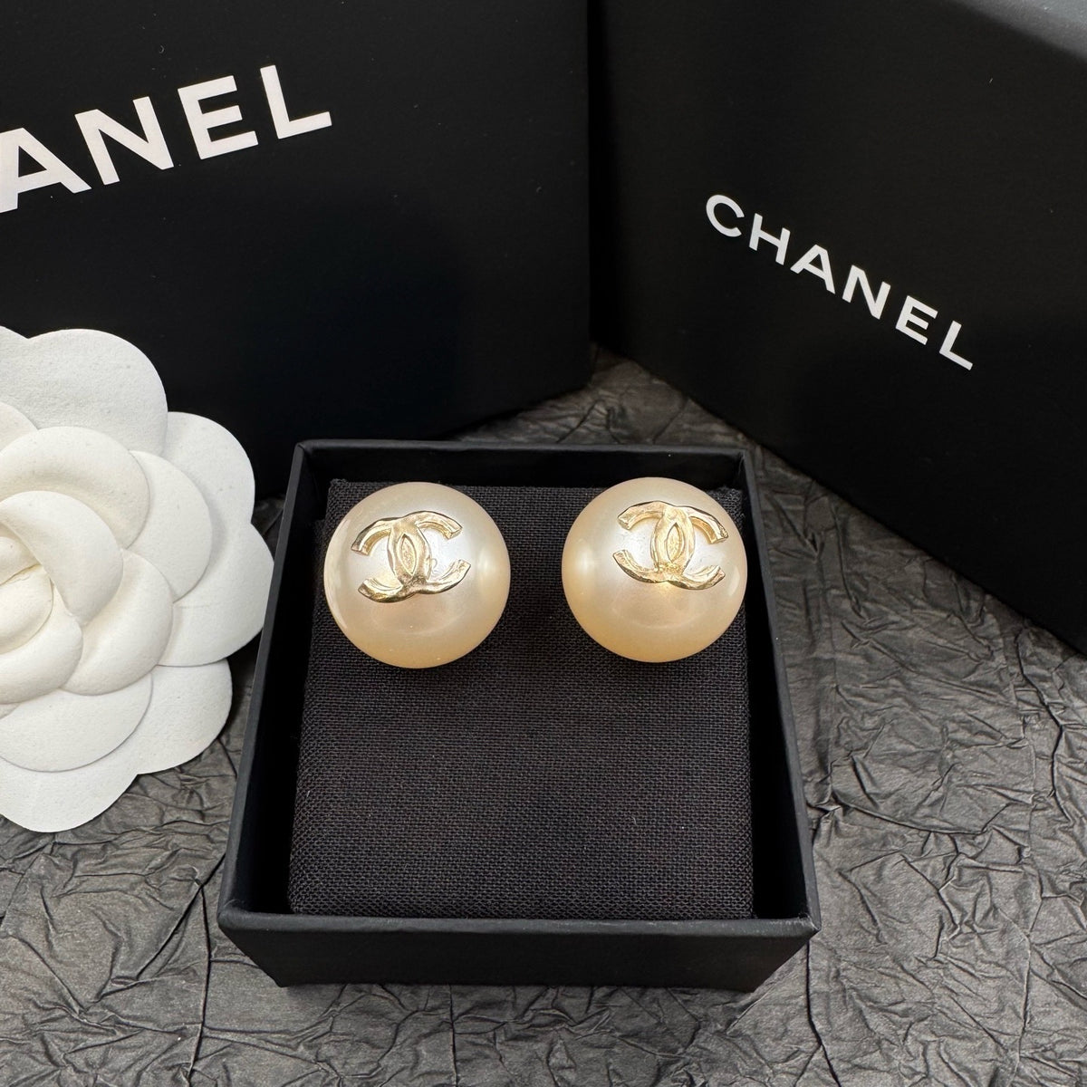 Chanel - Other - Pearl - Beige