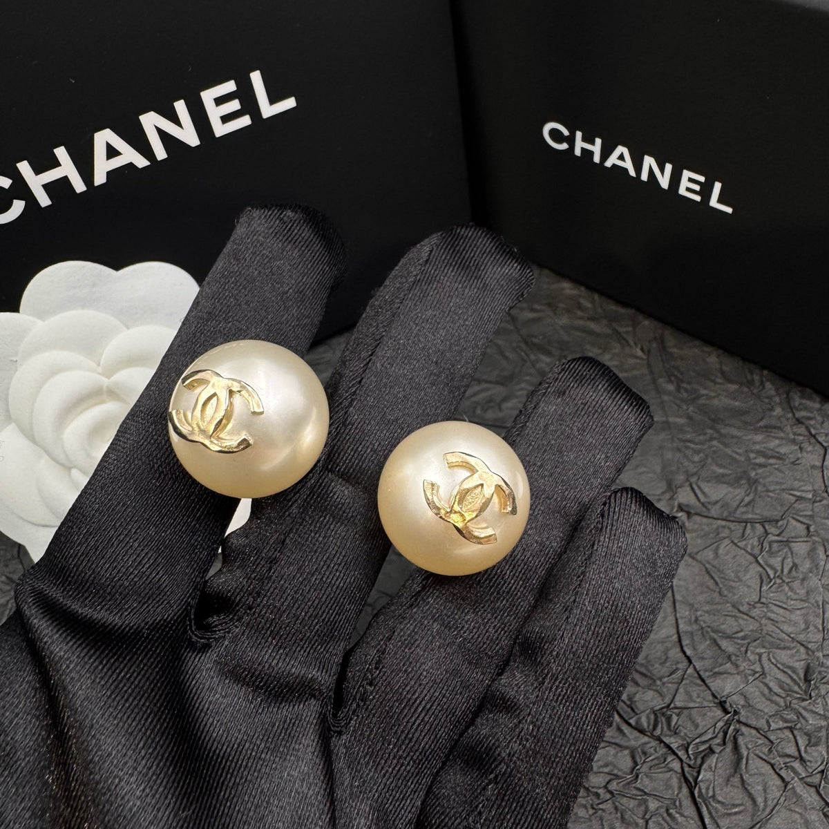 Chanel - Other - Pearl - Beige