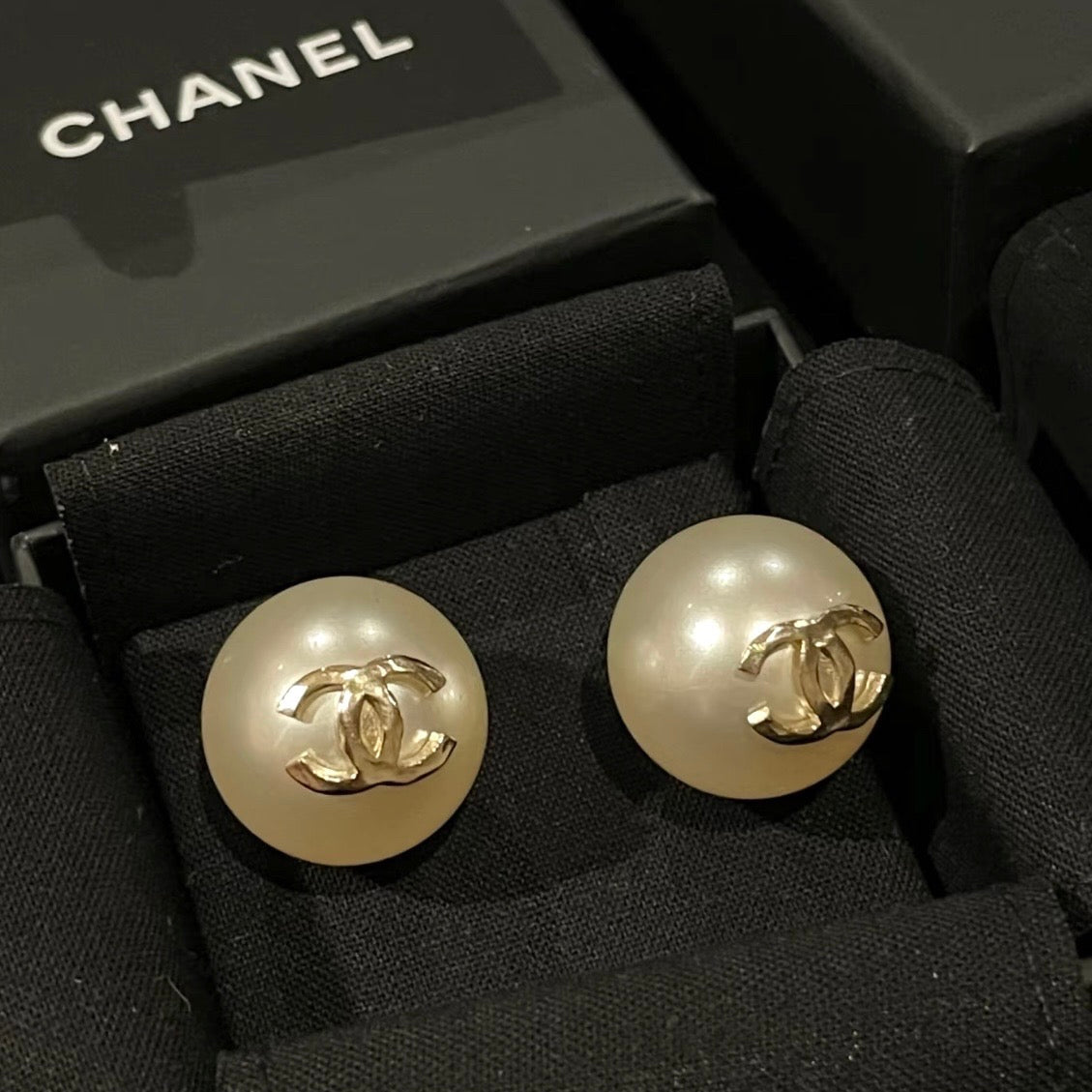Chanel - Other - Pearl - Beige