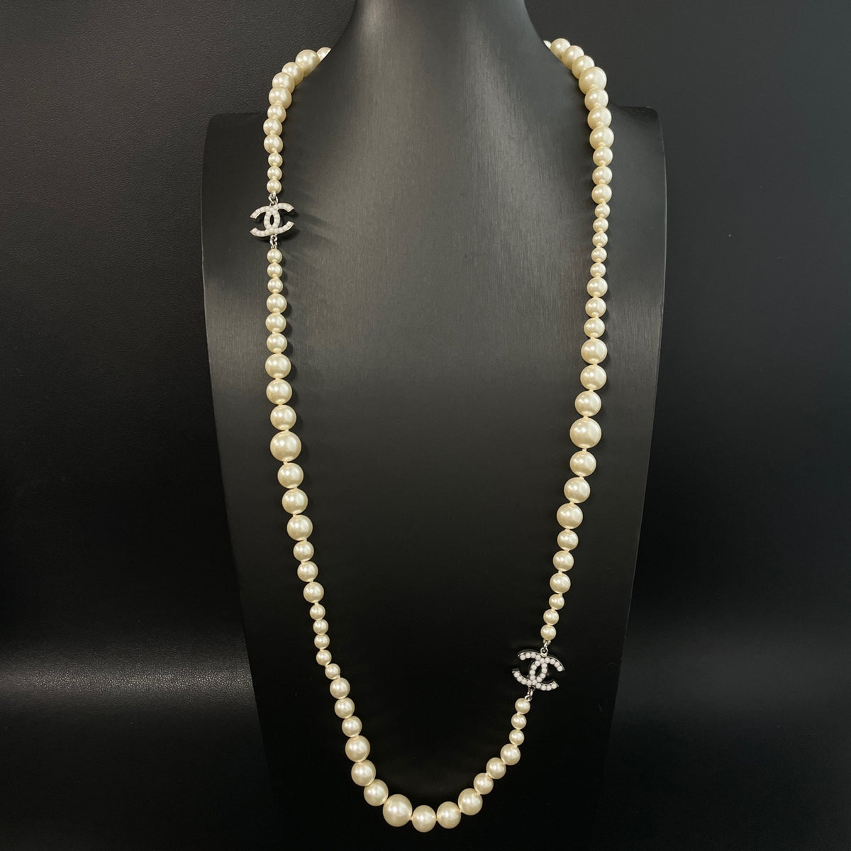 Chanel - Other - Pearl - Beige