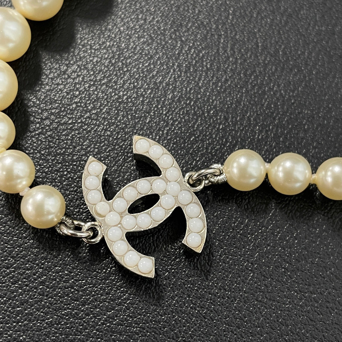 Chanel - Other - Pearl - Beige